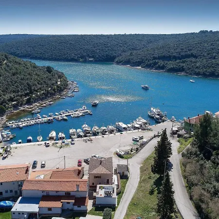 With Sea Views, Jacuzzi, And Roof Terrace Krnica