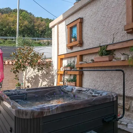 Villa With Sea Views, Jacuzzi, And Roof Terrace *