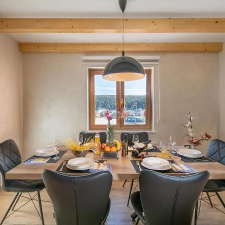 With Sea Views, Jacuzzi, And Roof Terrace Villa Krnica