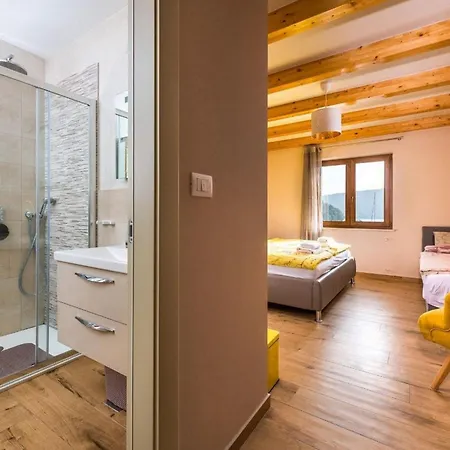 With Sea Views, Jacuzzi, And Roof Terrace Villa Krnica
