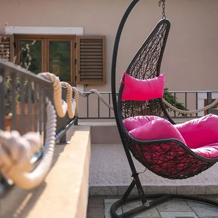 With Sea Views, Jacuzzi, And Roof Terrace Villa *