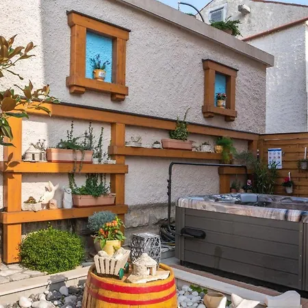 With Sea Views, Jacuzzi, And Roof Terrace Villa *